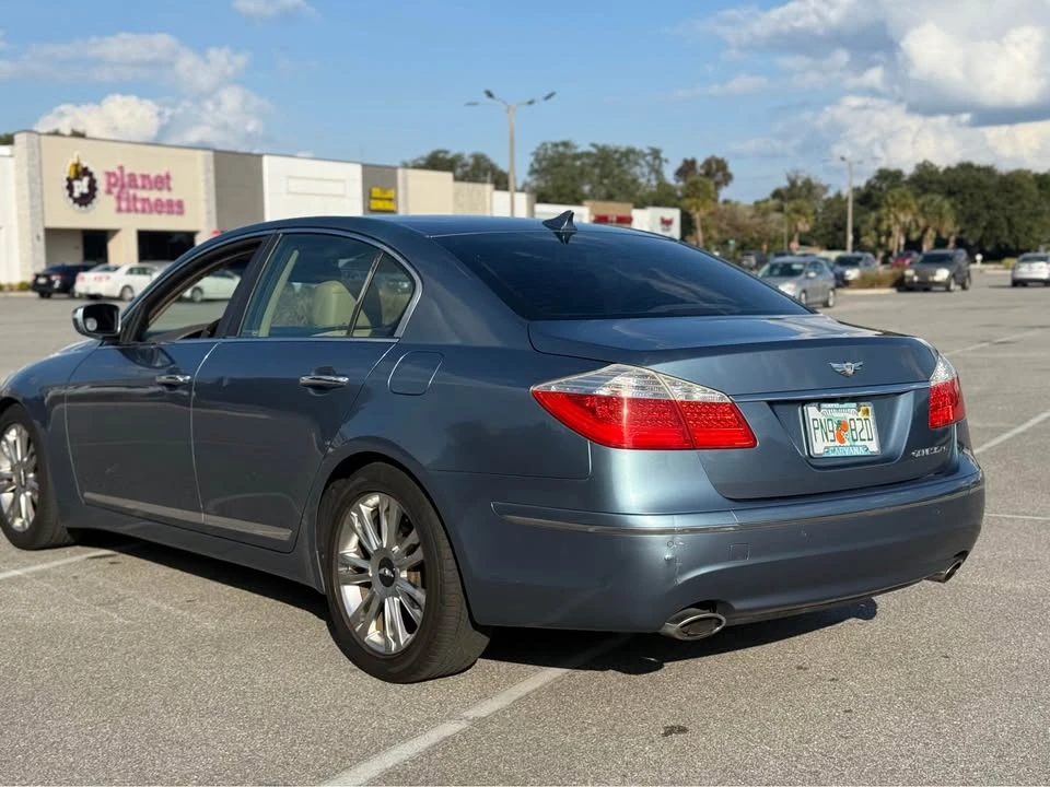 2011 Hyundai Genesis - Image 8 of 14