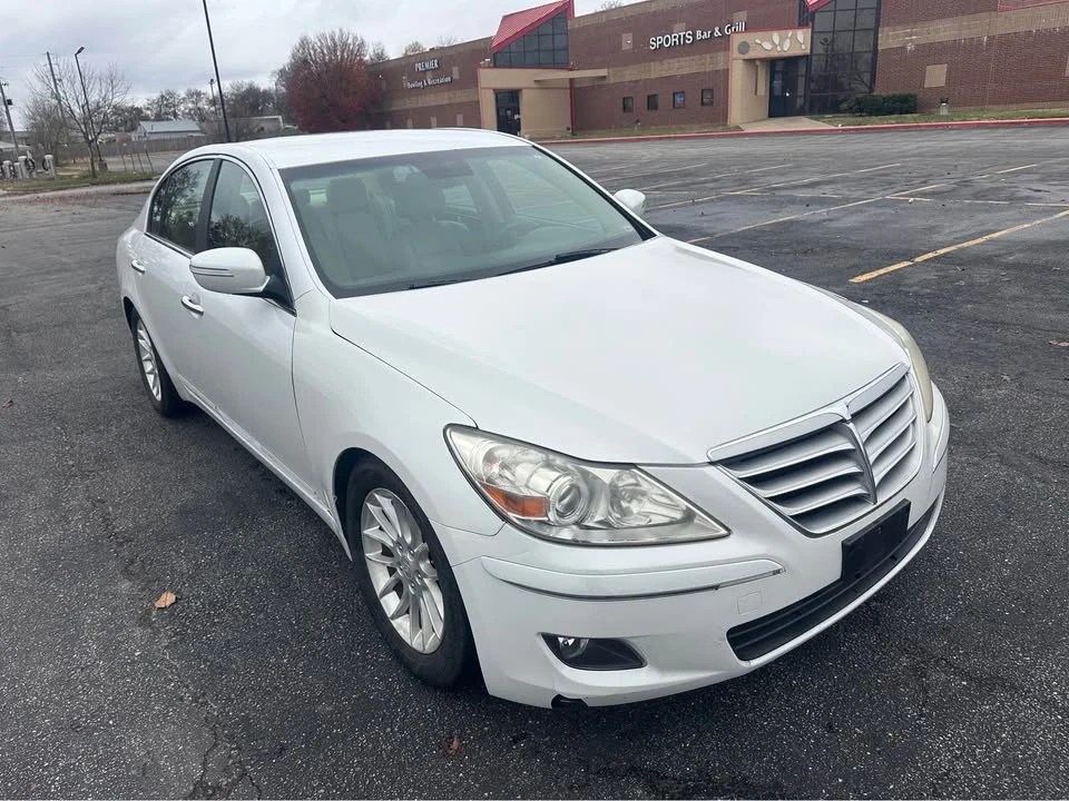 2011 Hyundai Genesis - Image 15 of 15