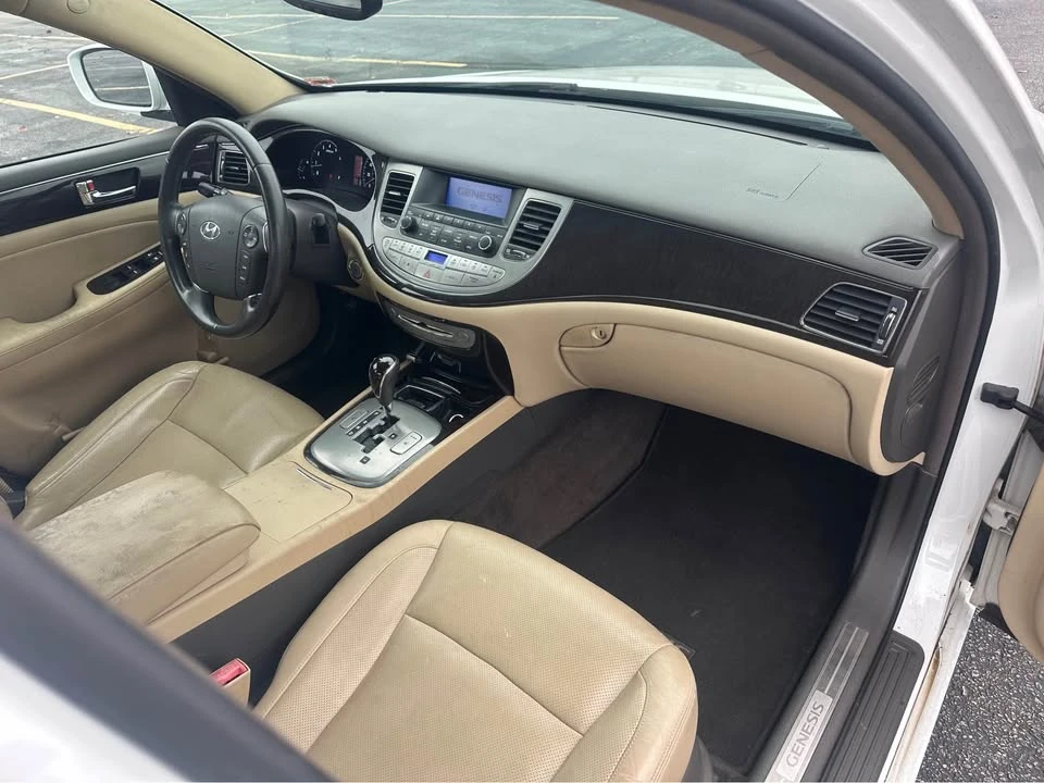 2011 Hyundai Genesis - Image 6 of 15