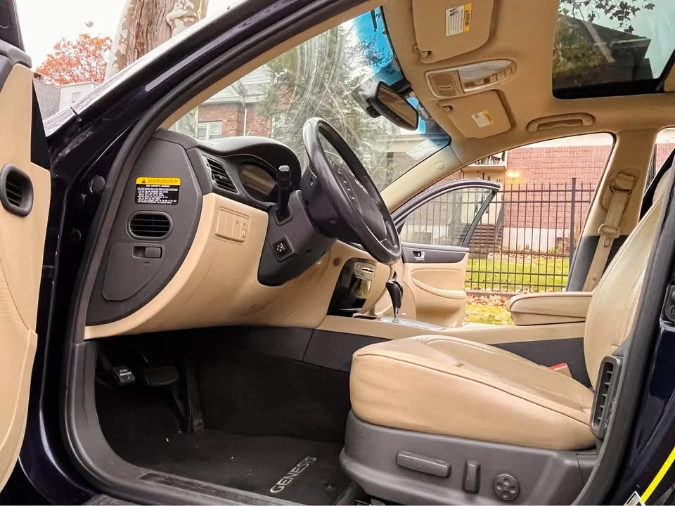 2011 Hyundai Genesis - Image 18 of 18