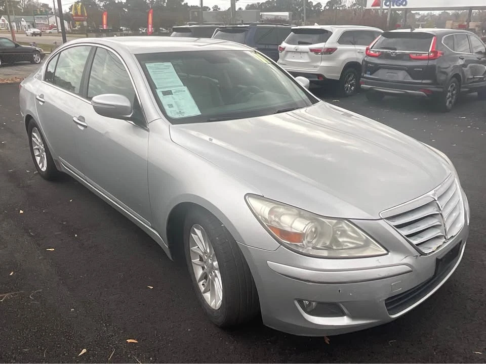 2011 Hyundai Genesis - Image 8 of 12