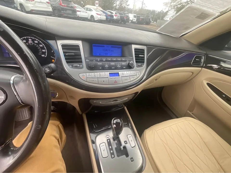 2011 Hyundai Genesis - Image 10 of 12