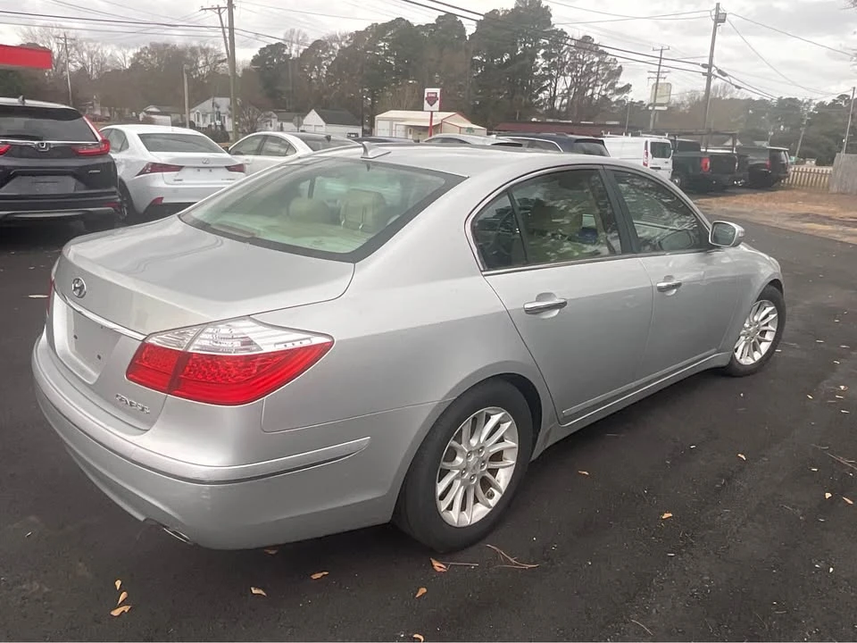 2011 Hyundai Genesis - Image 6 of 12