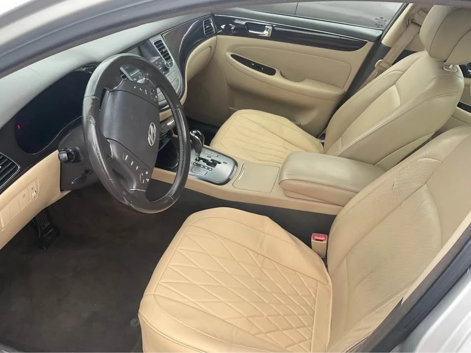 2011 Hyundai Genesis - Image 12 of 12