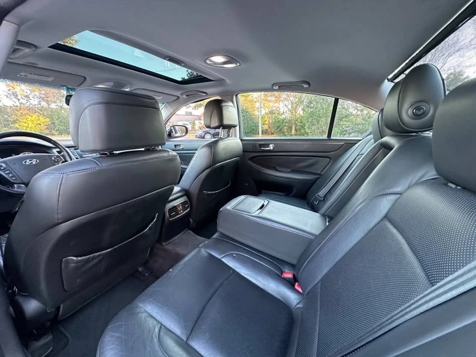 2011 Hyundai Genesis - Image 18 of 19
