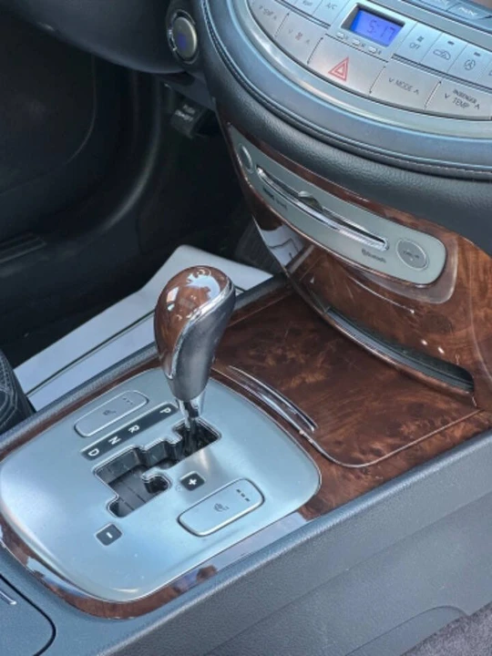 2011 Hyundai Genesis - Image 14 of 19