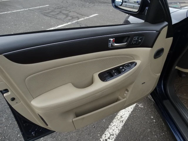 2011 Hyundai Genesis - Image 7 of 20