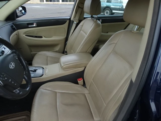 2011 Hyundai Genesis - Image 8 of 20