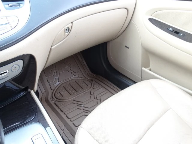 2011 Hyundai Genesis - Image 16 of 20