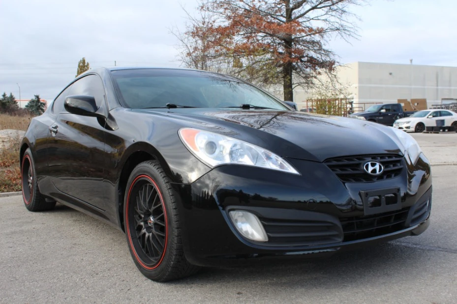 2011 Hyundai Genesis - Image 2 of 15