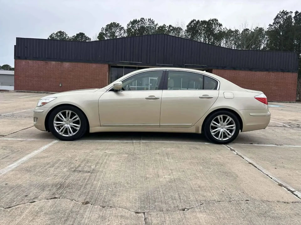 2011 Hyundai Genesis - Image 7 of 9