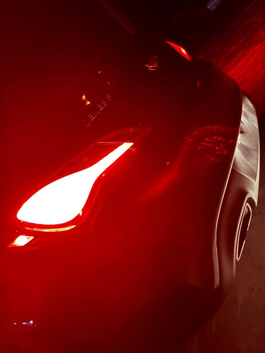 2011 Hyundai Genesis - Image 2 of 11