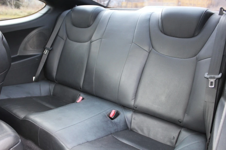 2011 Hyundai Genesis - Image 14 of 15