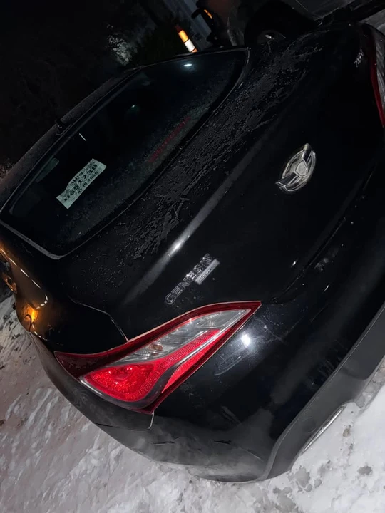 2011 Hyundai Genesis - Image 3 of 11
