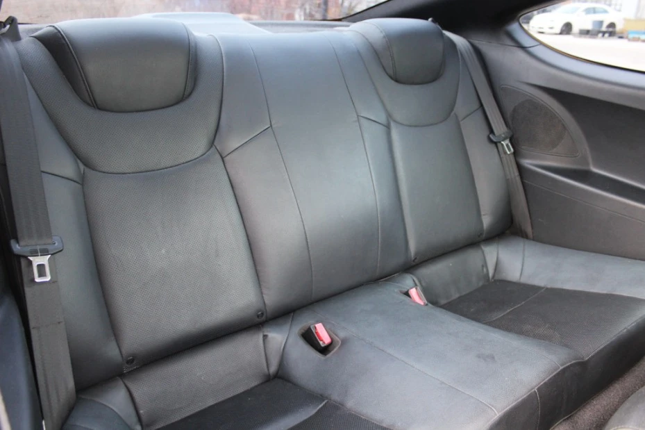 2011 Hyundai Genesis - Image 11 of 15