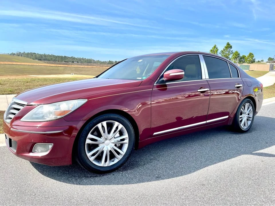 2011 Hyundai Genesis - Image 2 of 9