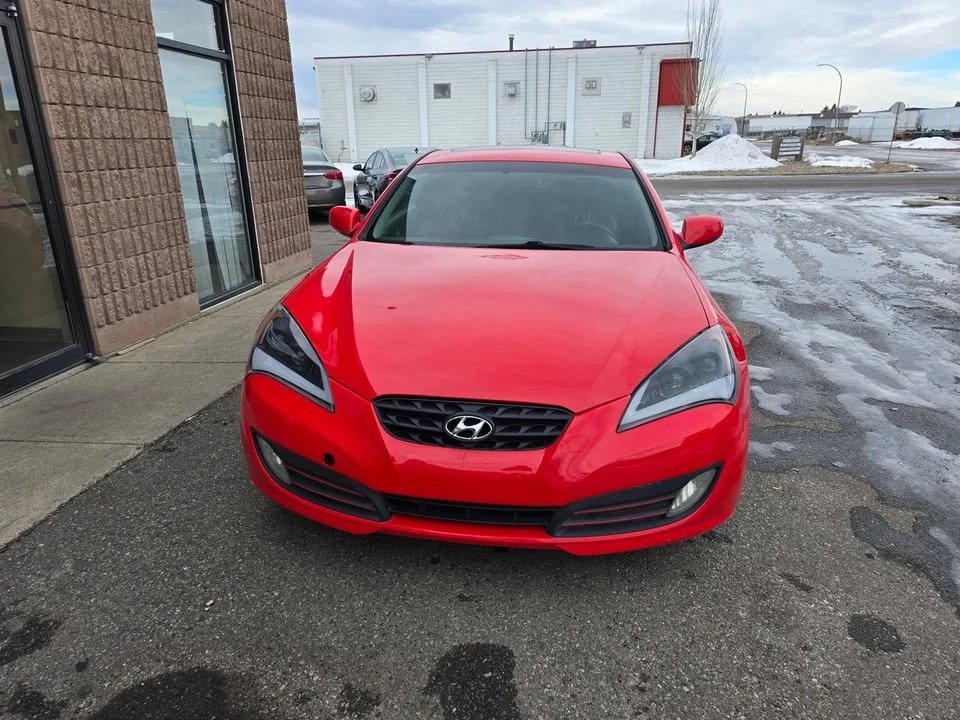 2011 Hyundai Genesis - Image 2 of 15