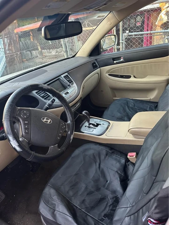 2011 Hyundai Genesis - Image 6 of 7