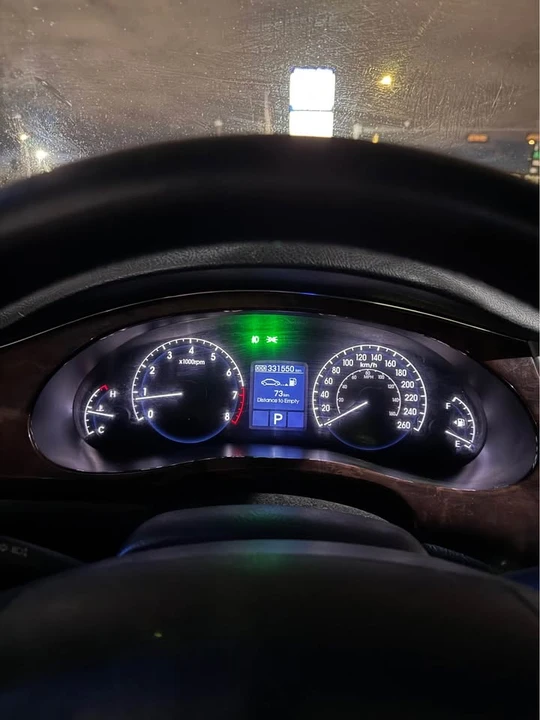 2011 Hyundai Genesis - Image 5 of 6