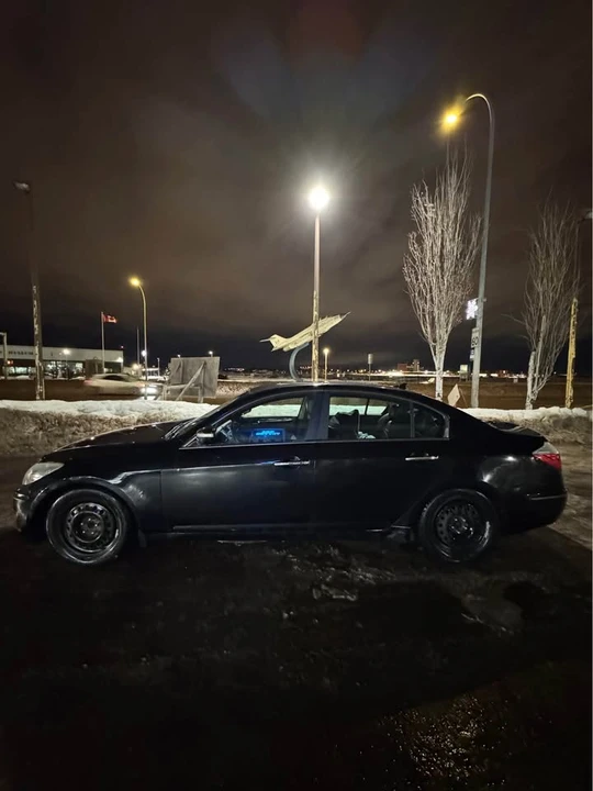 2011 Hyundai Genesis - Image 2 of 6