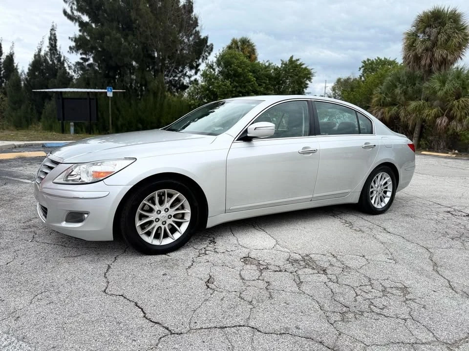 2011 Hyundai Genesis - Image 5 of 19