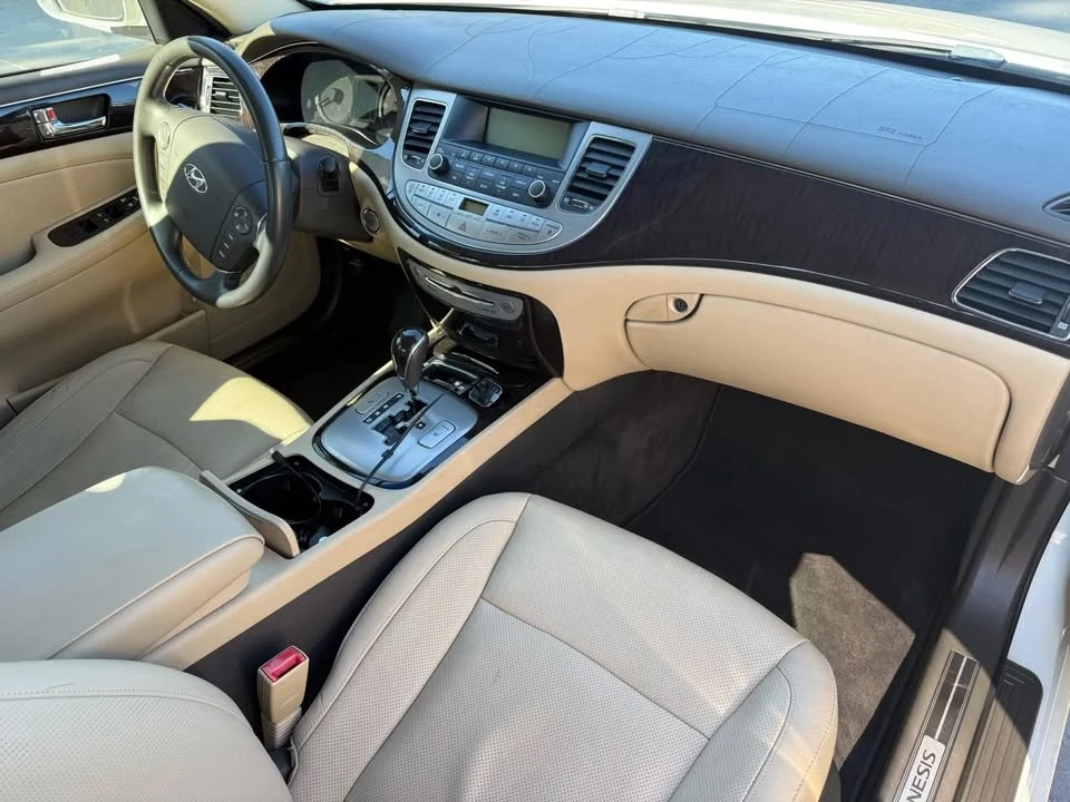 2011 Hyundai Genesis - Image 7 of 7
