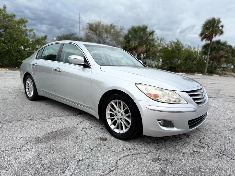 2011 Hyundai Genesis - Image 2 of 19