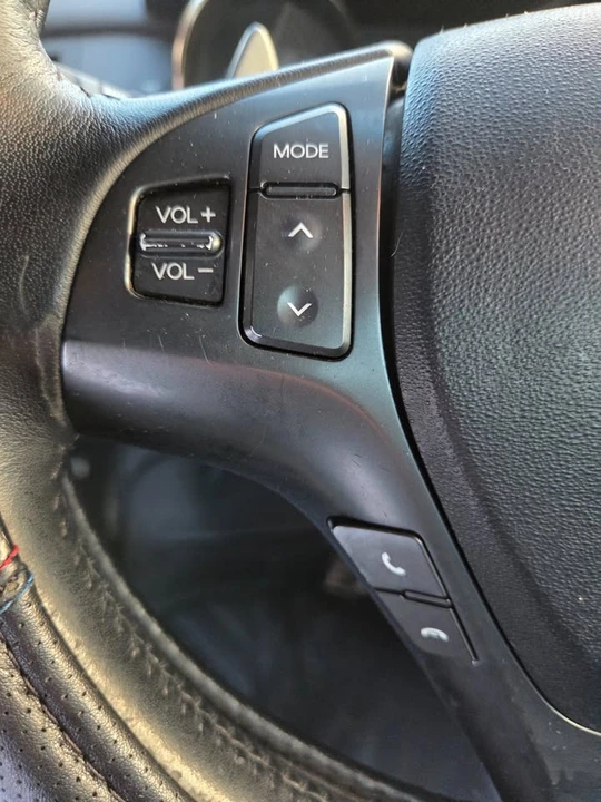 2011 Hyundai Genesis - Image 16 of 20
