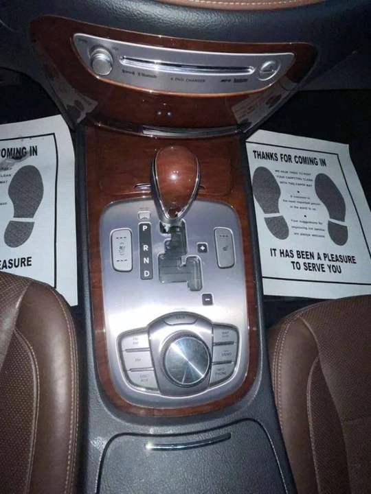 2011 Hyundai Genesis - Image 15 of 20