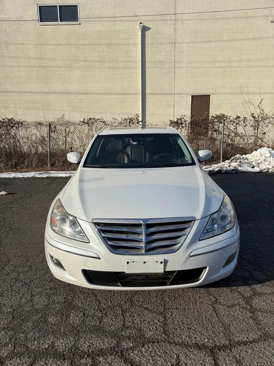 2011 Hyundai Genesis - Image 2 of 20