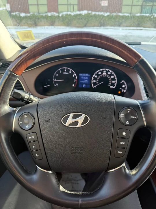 2011 Hyundai Genesis - Image 16 of 20