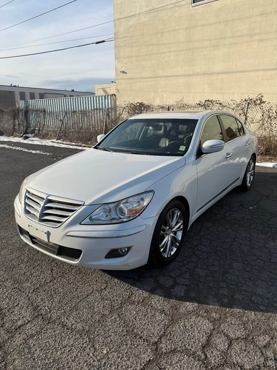 2011 Hyundai Genesis - Image 4 of 20