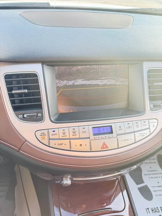 2011 Hyundai Genesis - Image 7 of 20