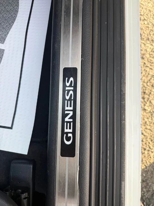 2011 Hyundai Genesis - Image 19 of 20