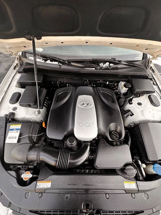 2011 Hyundai Genesis - Image 12 of 12