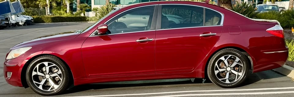 2011 Hyundai Genesis - Image 4 of 17
