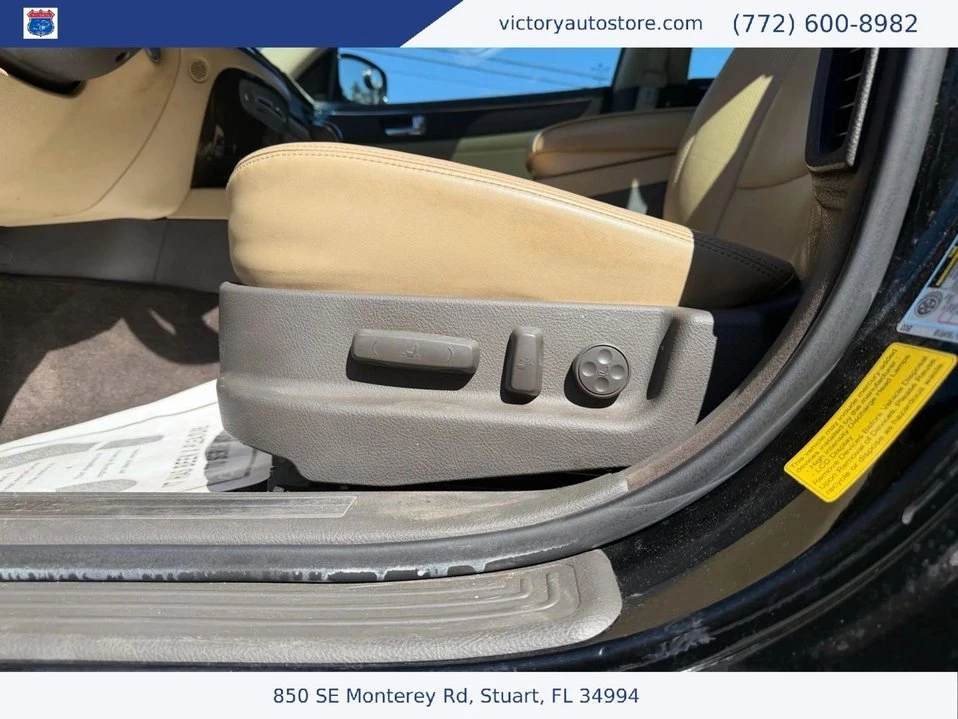 2011 Hyundai Genesis - Image 16 of 20