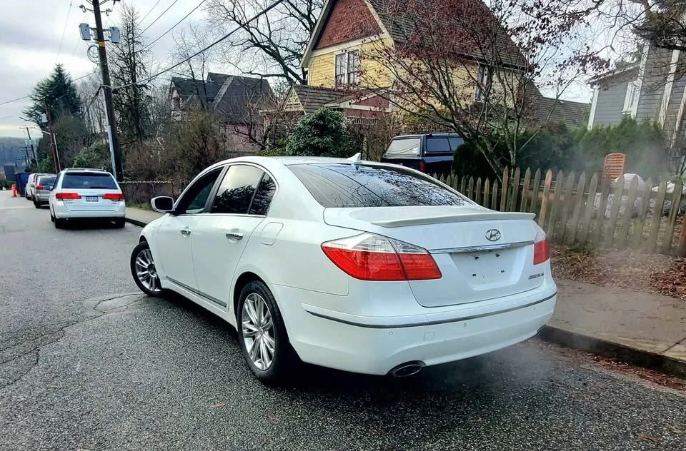 2011 Hyundai Genesis - Image 7 of 20