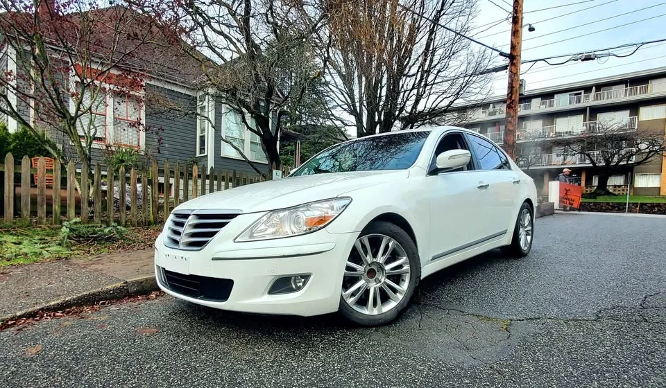 2011 Hyundai Genesis - Image 7 of 19