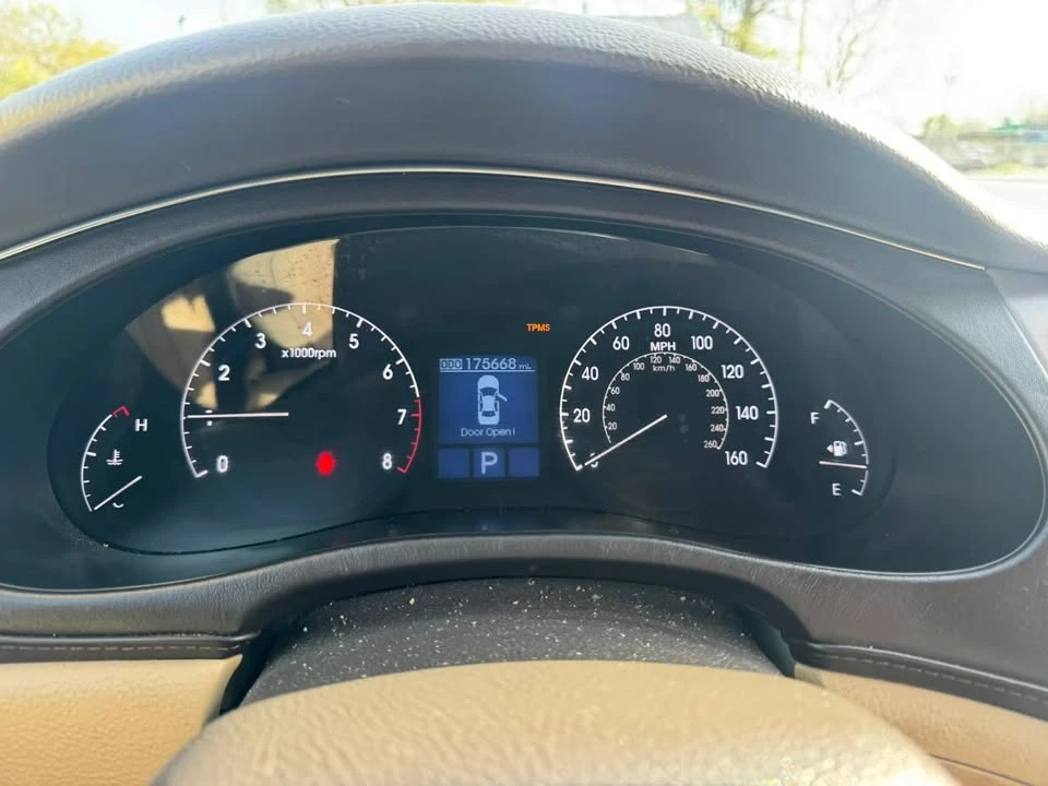 2011 Hyundai Genesis - Image 20 of 20