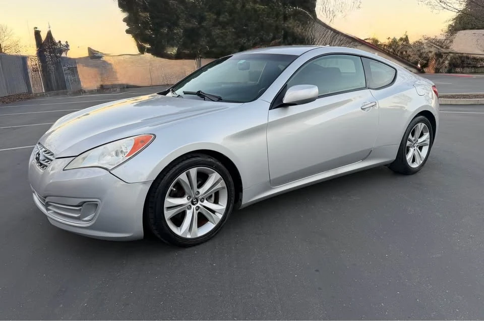 2011 Hyundai Genesis Coupe - Image 6 of 13