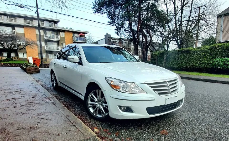 2011 Hyundai Genesis - Image 3 of 20