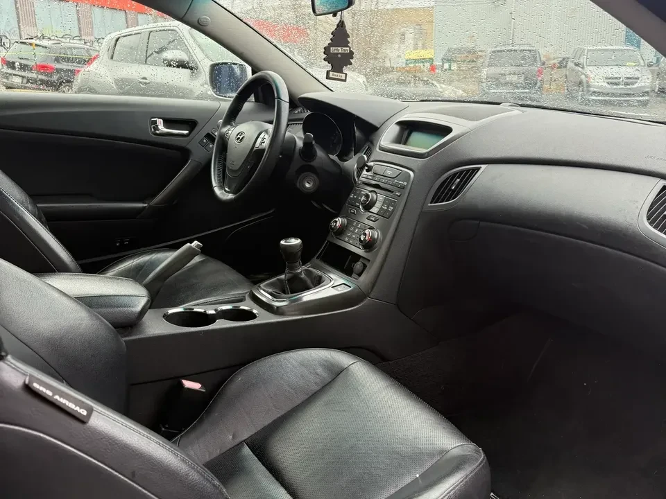 2011 Hyundai Genesis Coupe - Image 11 of 17