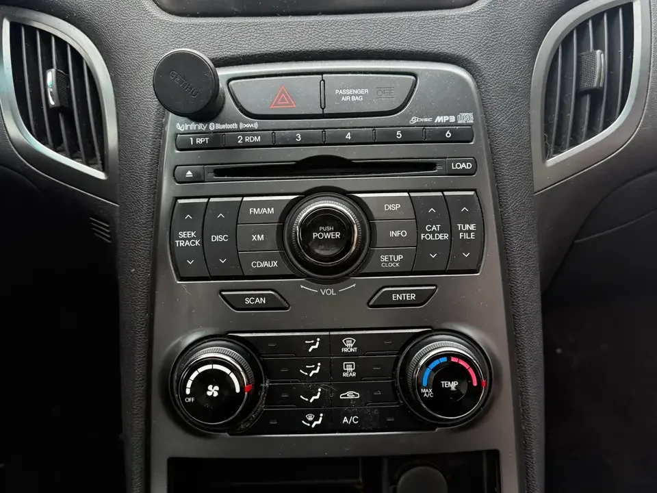 2011 Hyundai Genesis Coupe - Image 14 of 17