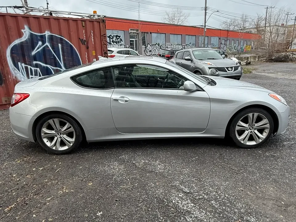 2011 Hyundai Genesis Coupe - Image 4 of 17
