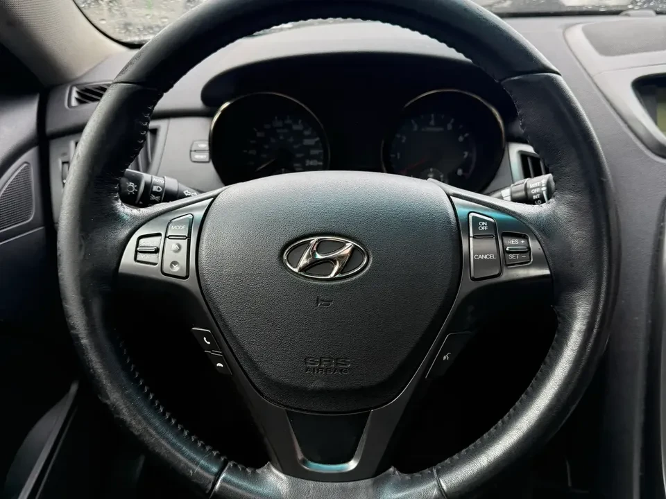 2011 Hyundai Genesis Coupe - Image 13 of 17