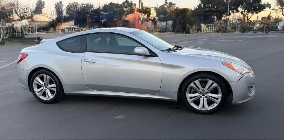 2011 Hyundai Genesis Coupe - Image 3 of 13