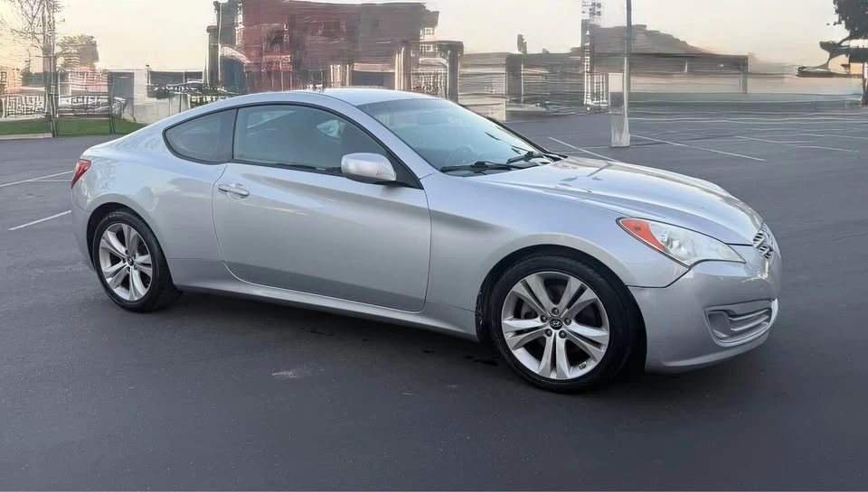 2011 Hyundai Genesis Coupe - Image 8 of 13