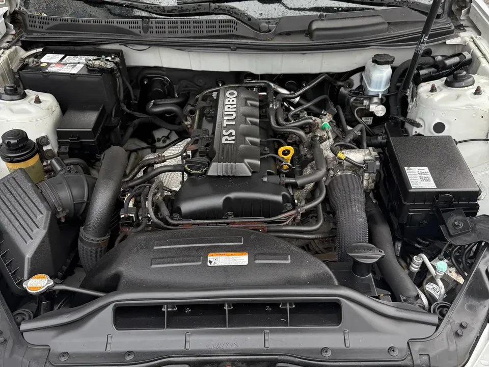 2011 Hyundai Genesis Coupe - Image 16 of 17