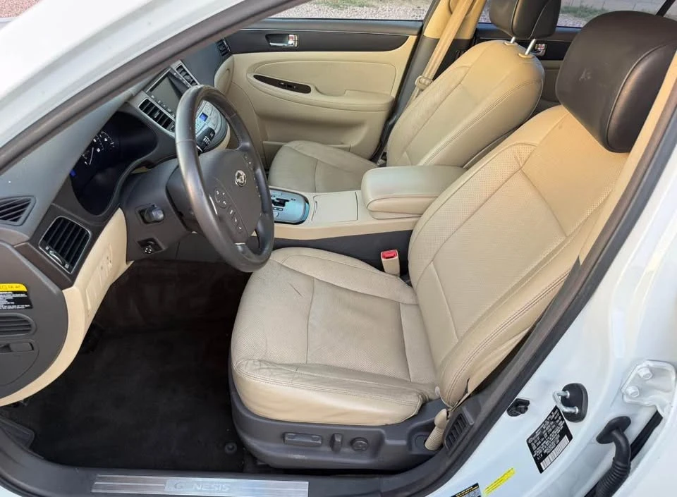 2011 Hyundai Genesis - Image 3 of 10